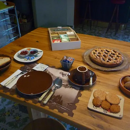 Casa Peroschi Bed and Breakfast 3*